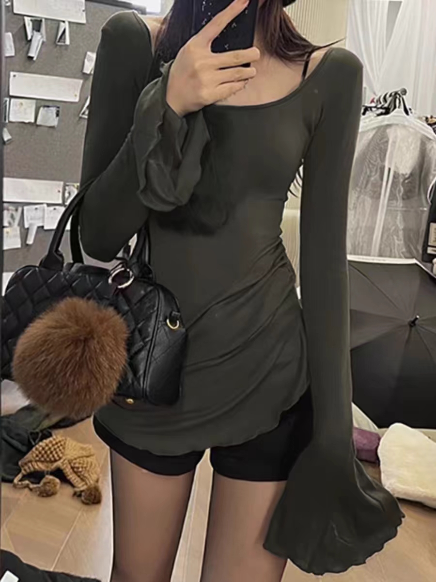 Designed bell sleeve square neck long sleeve t-shirt for women 2024 spring thin irregular slim fit inner top