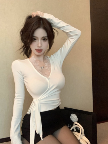 Real shot V-neck lace spring women's inner wear long-sleeved T-shirt slim hot girl short strappy top