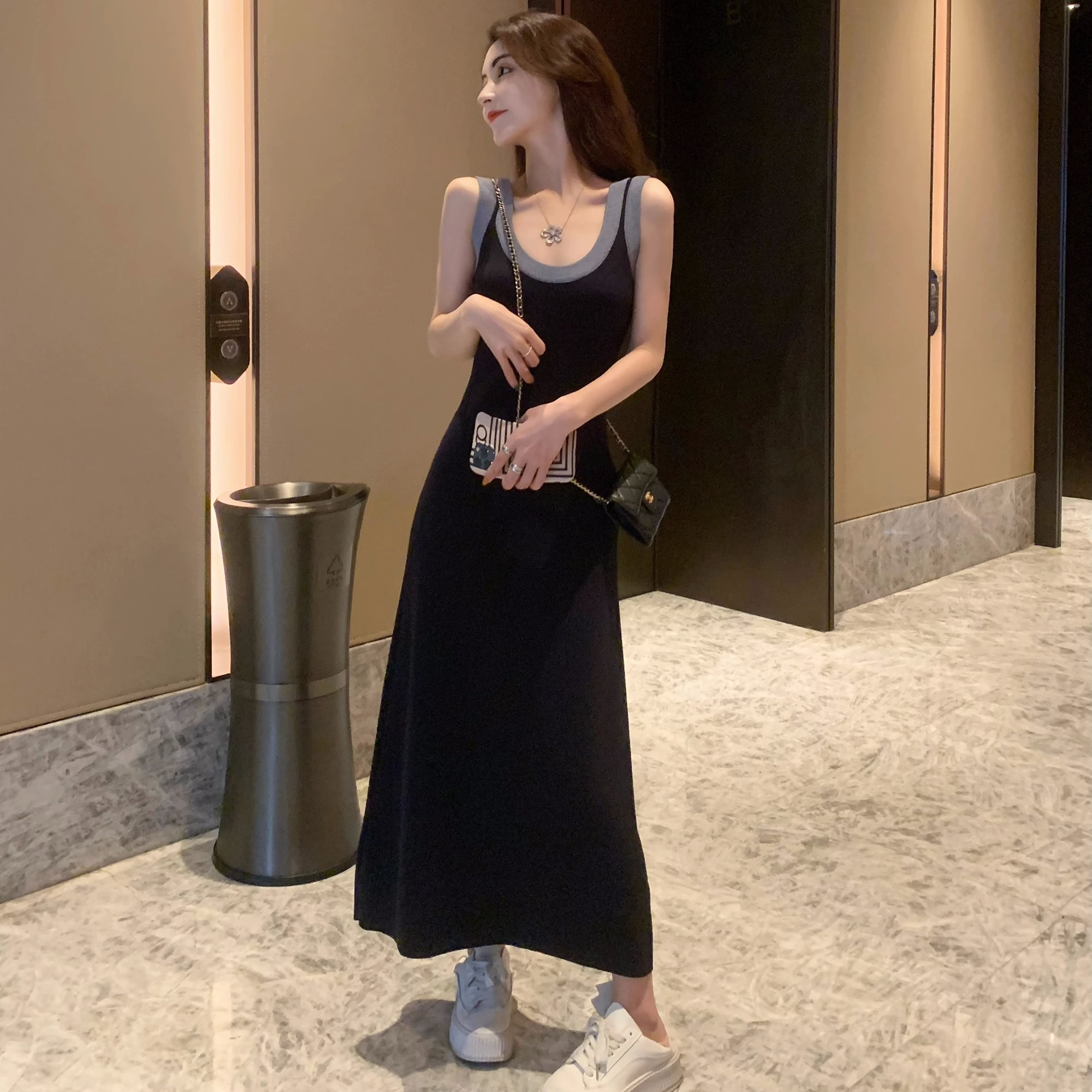 吊帶連衣裙2024夏季新款女裝氣質時尚高級感小眾設計顯瘦減齡裙子