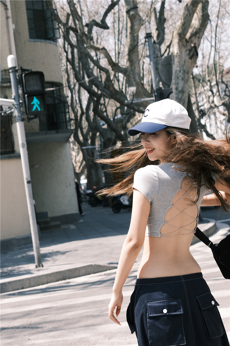 實拍後背鏤空綁帶BabyT性感露背辣妹高腰短袖T女
