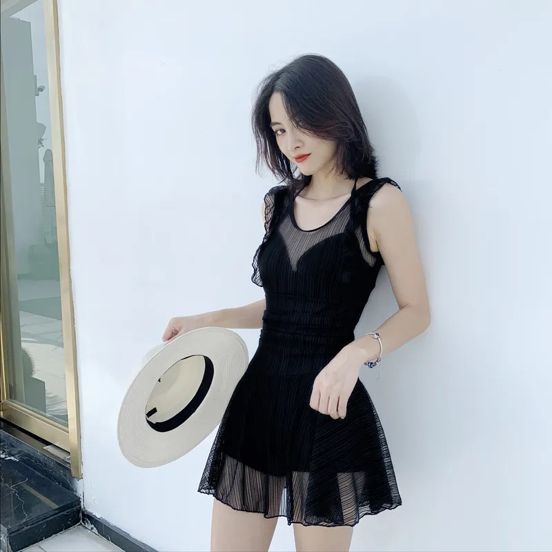 泳衣女2024新款泡溫泉高級感小胸性感連體顯瘦遮肚大胸微胖游泳裝