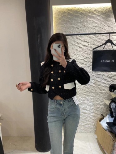 oshea black and white contrasting color small fragrant style jacket for women 2024 spring thin new style high-end gold button short top