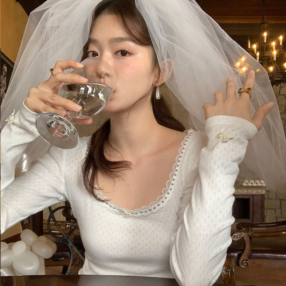 Actual shot, early spring, beaded lace splicing U-shaped low collar milk white jacquard pure cotton long-sleeved bottoming shirt