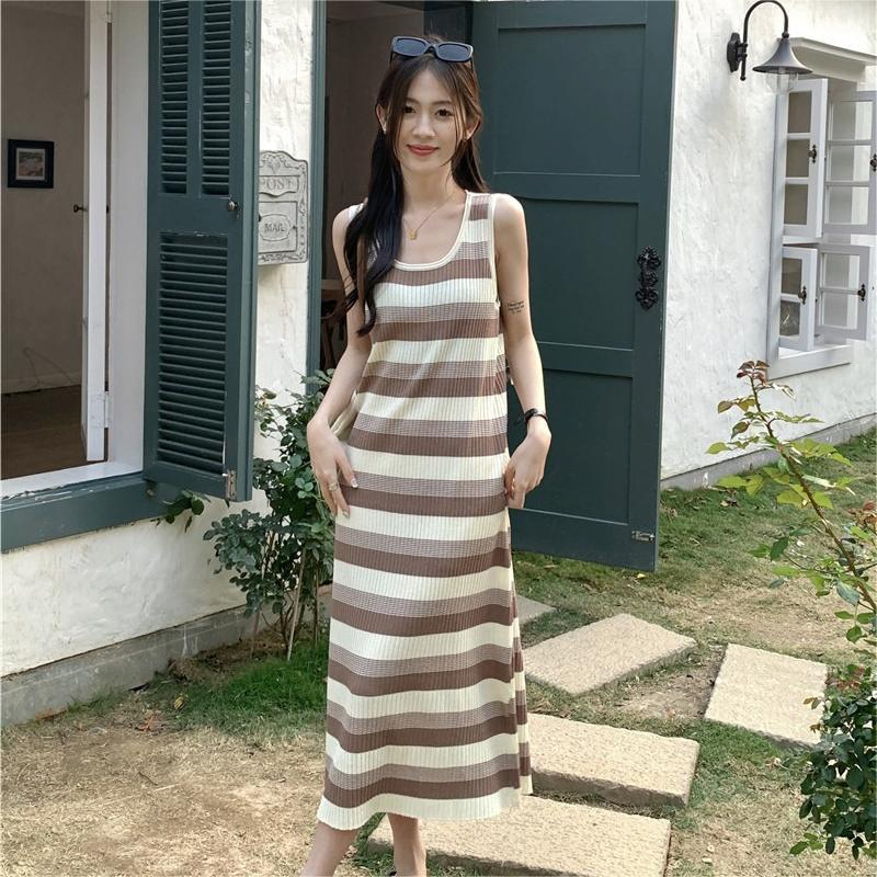 條紋針織背心連衣裙女裝春季韓版2024新款顯瘦中長款撞色無袖裙子