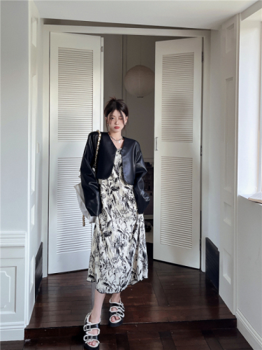 Actual shot ~ Korean style V-neck simple short PU leather jacket retro folded ink painting base mid-length suspender skirt