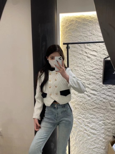 oshea black and white contrasting color small fragrant style jacket for women 2024 spring thin new style high-end gold button short top