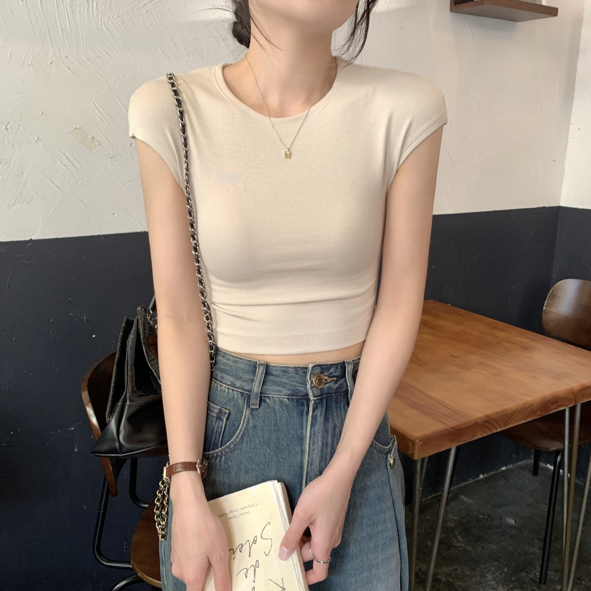實拍 春夏韓版修身圓領短款簡約氣質落肩純棉短袖T恤女上衣
