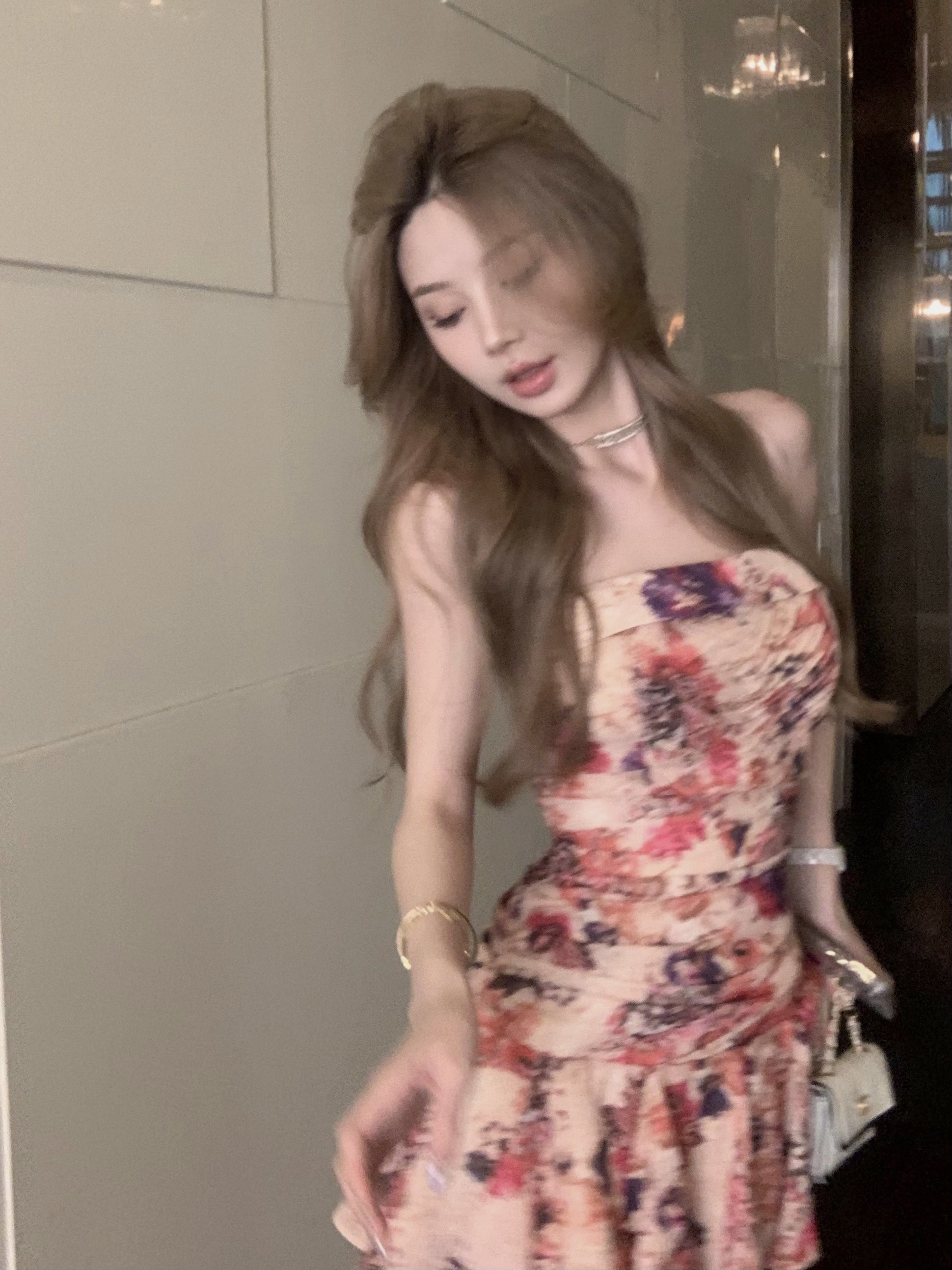 Real shot of charming eyes with thousands of flowers, stunning atmosphere, purple-red floral small lapel pleated fishtail tube top skirt for women