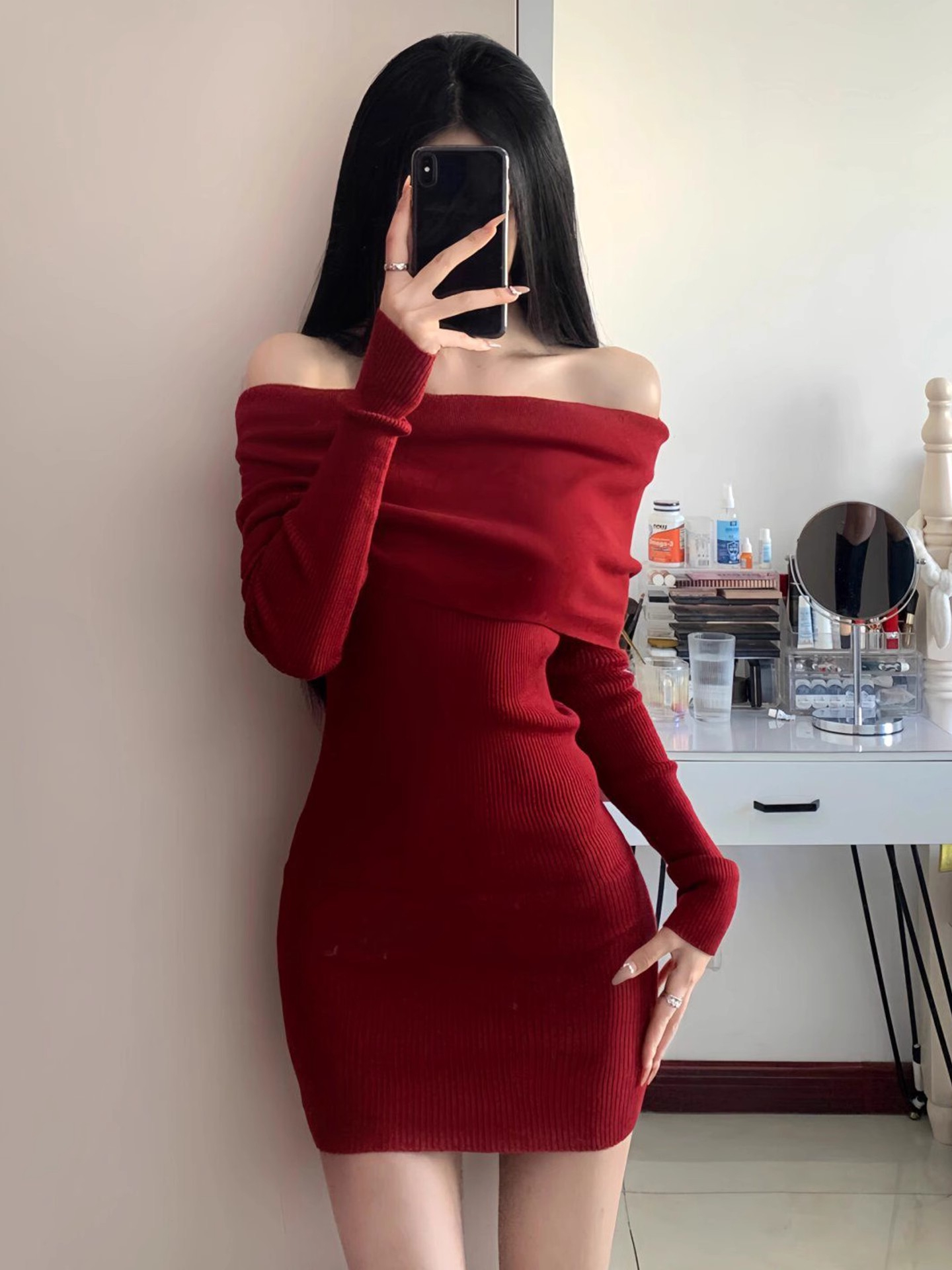 一字領針織連衣裙女春季本命年紅色時尚露肩修身顯瘦高級感毛衣裙