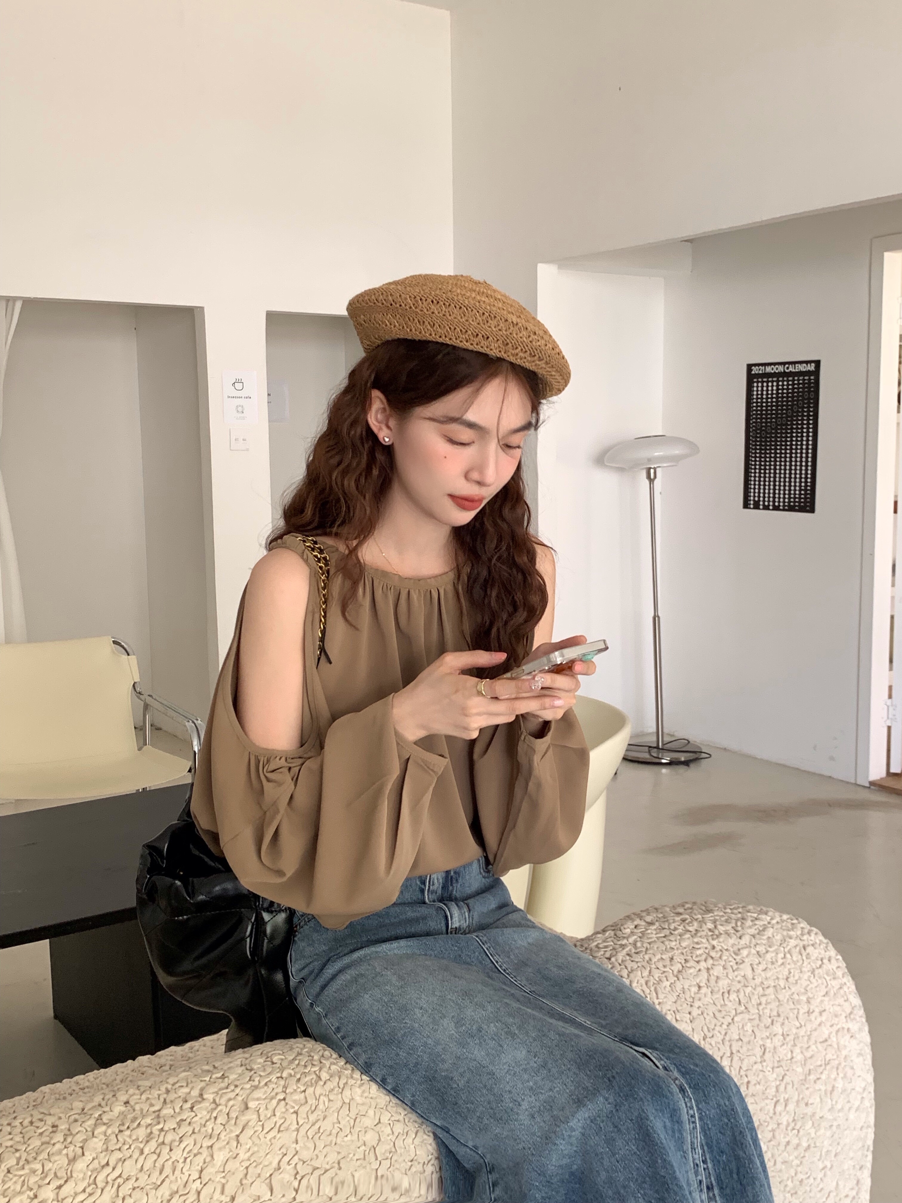 Actual shot of Korean chic off-shoulder long-sleeved shirt
