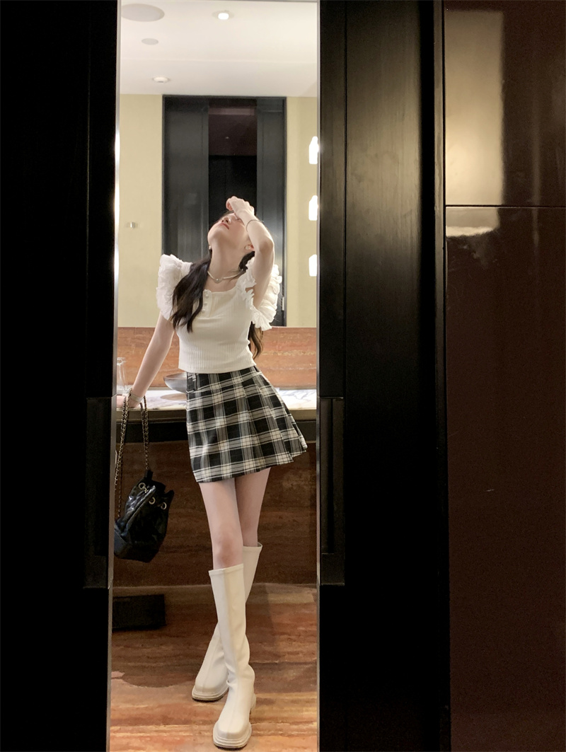 Actual shot ~ Xiao Fei Sleeve Temperament Vest Female Niche Sweet Square Collar Shirt + Plaid Skirt