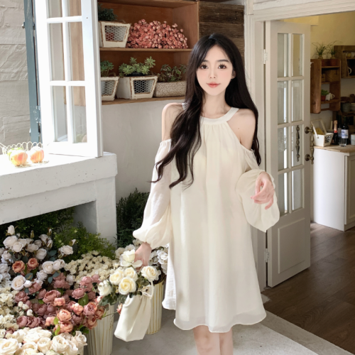 Actual shot of 2024 new pure desire halterneck off-shoulder fairy dress Korean style loose long-sleeved light luxury temperament dress