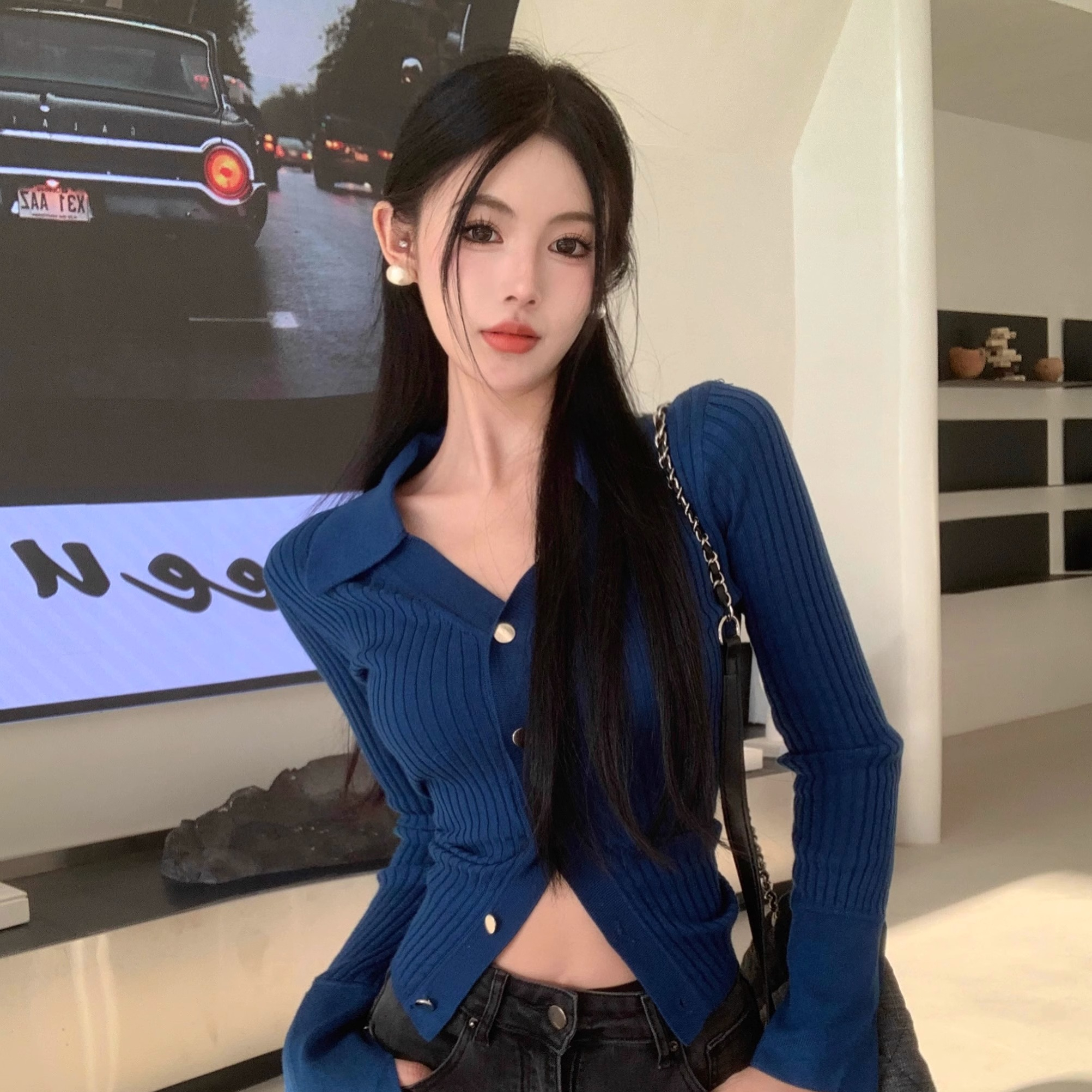 復古藍色v領Polo領設計感針織衫女秋季新款百搭修身顯瘦上衣純色