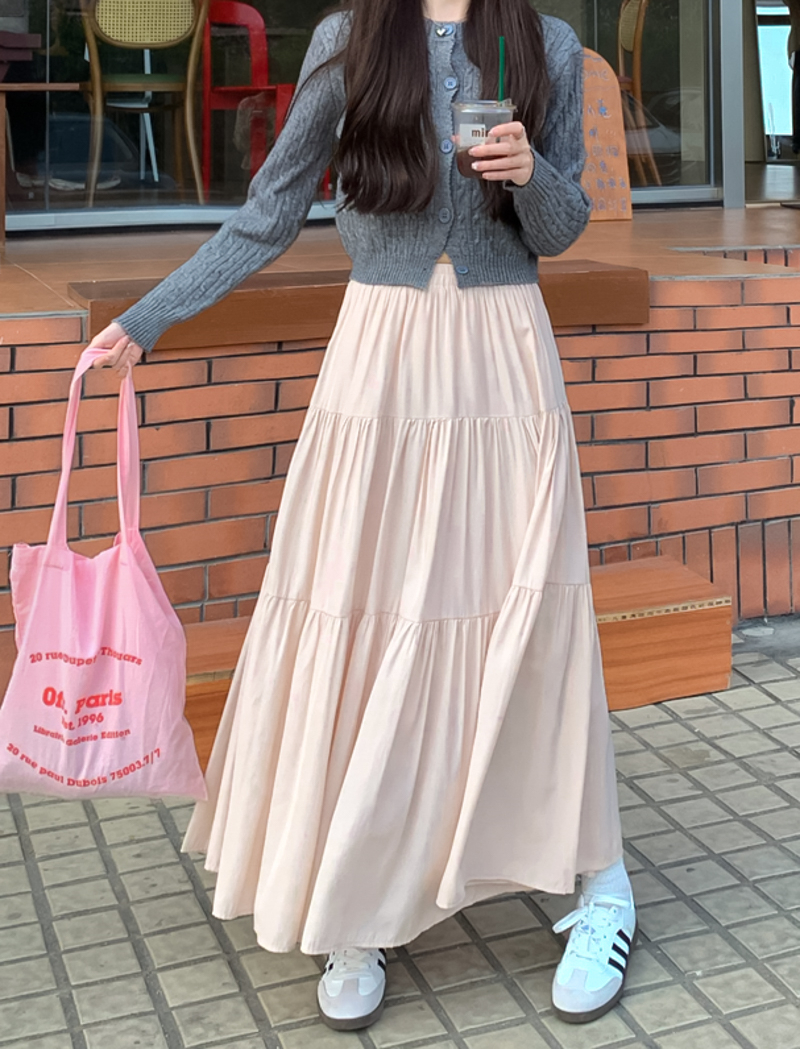 Actual shot of new spring style French gentle style high-end layered mid-length skirt with large hem