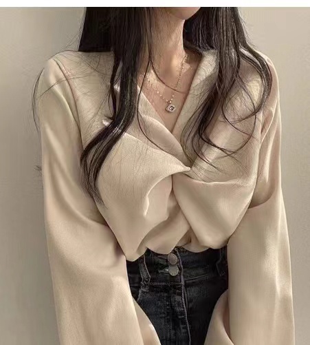 法式氣質V領襯衫女裝小眾設計感褶皺寬鬆襯衣春夏季新款長袖上衣