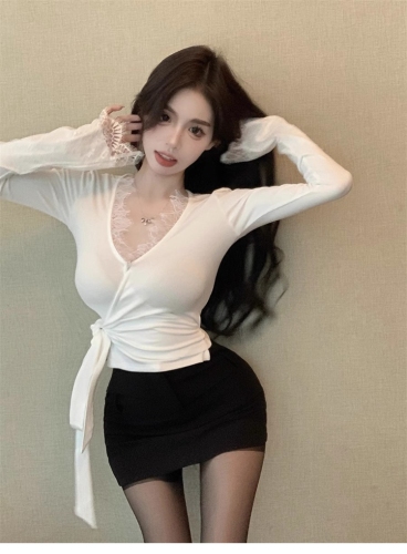 Cotton threaded lace splicing strap long-sleeved T-shirt women's spring and autumn sexy v-neck bottoming shirt top