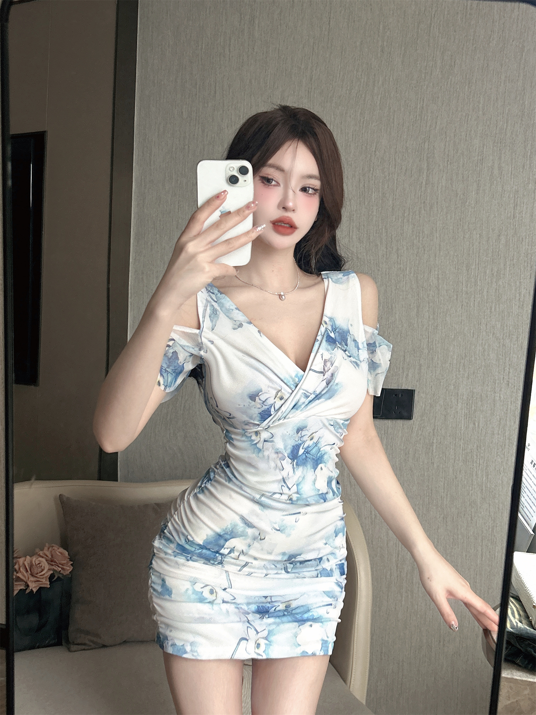 Actual shot of new summer wear printed lace waist slimming off-shoulder lotus leaf sleeve dress