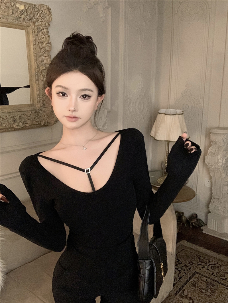 Actual shot ~ slimming down!  Simple sexy pure lust burgundy black tight inner top spring