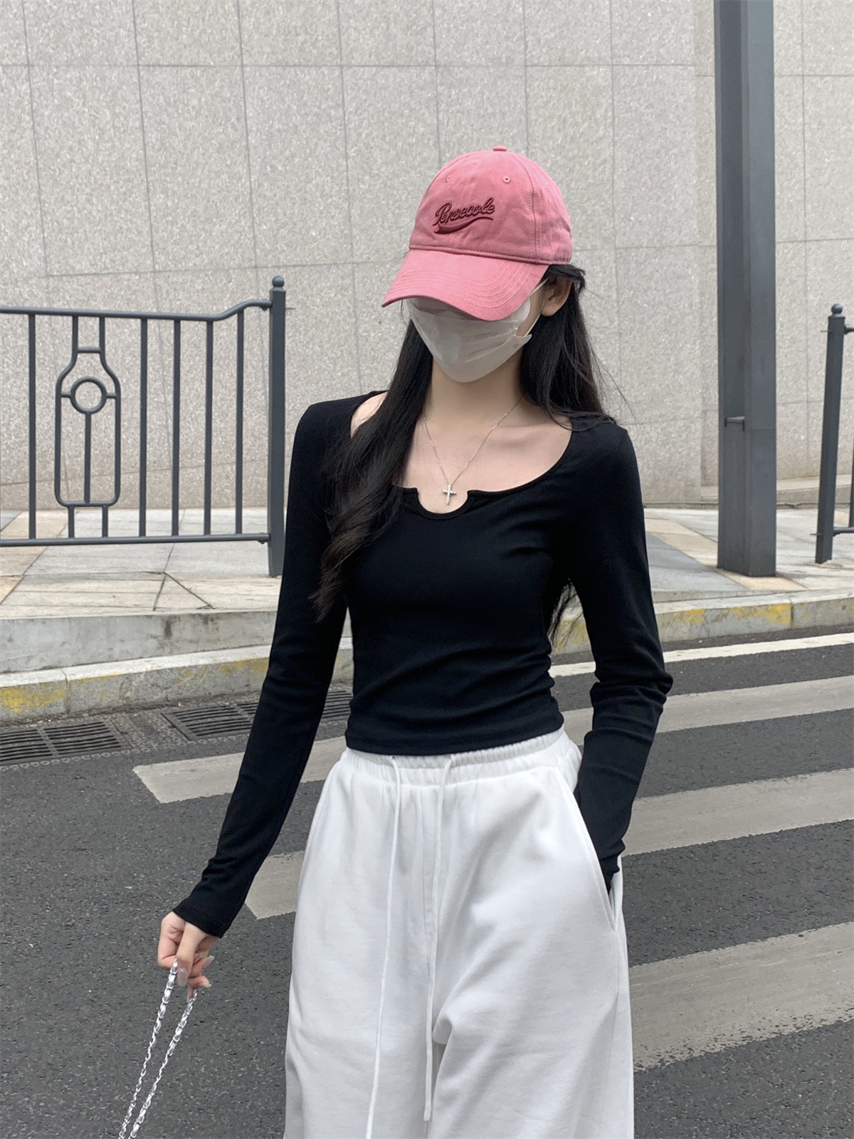 Actual shot of 2024 spring Korean style slim-fitting semi-open collar design versatile pure cotton long-sleeved top T-shirt