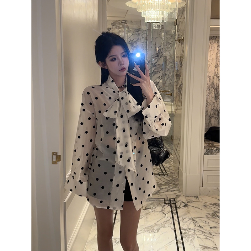 孫妍新款芝麻點點法式氣質襯衫2024春夏蝴蝶結飄帶波點襯衫