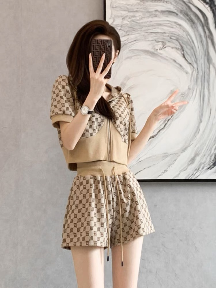 高級感運動休閒套裝女夏2024新款洋氣減齡氣質小個子短褲兩件套潮