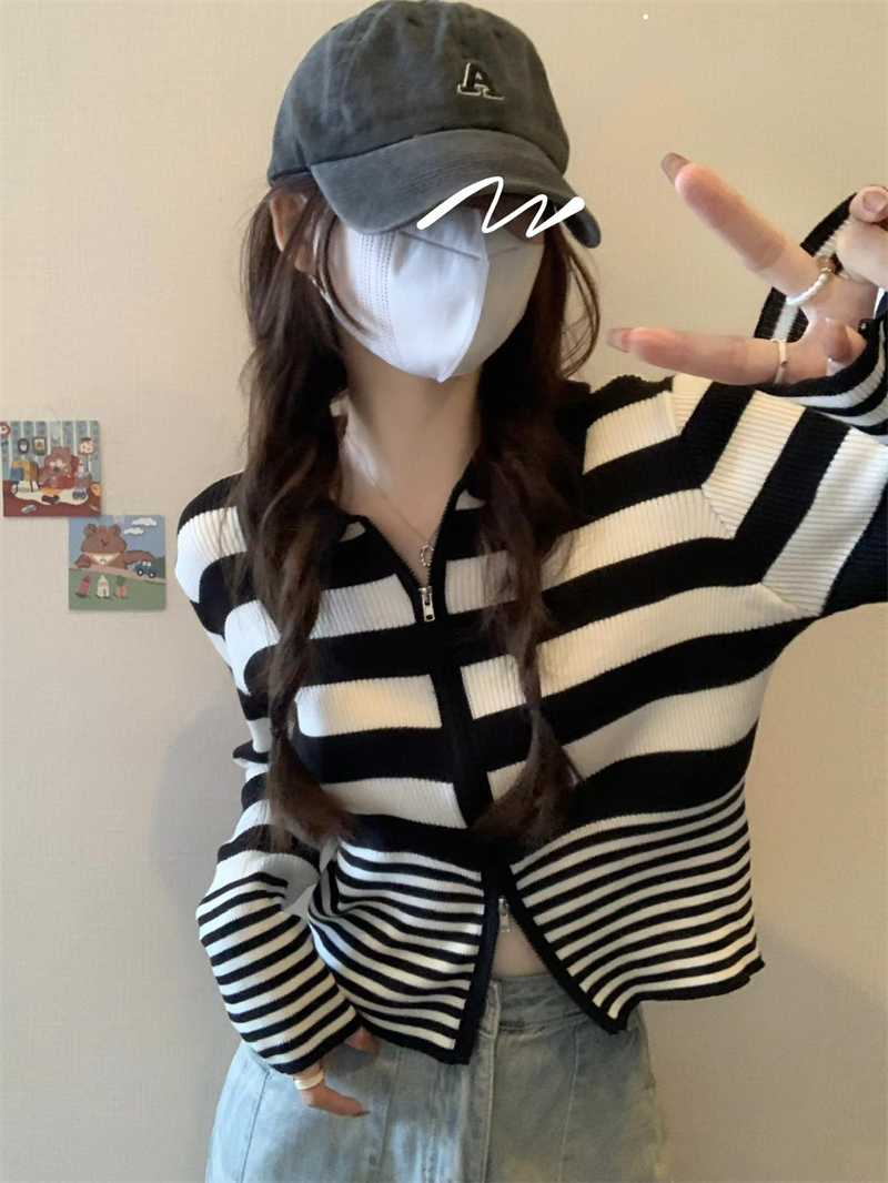 Real shot of small striped zipper polo collar knitted short cardigan sweater top for women