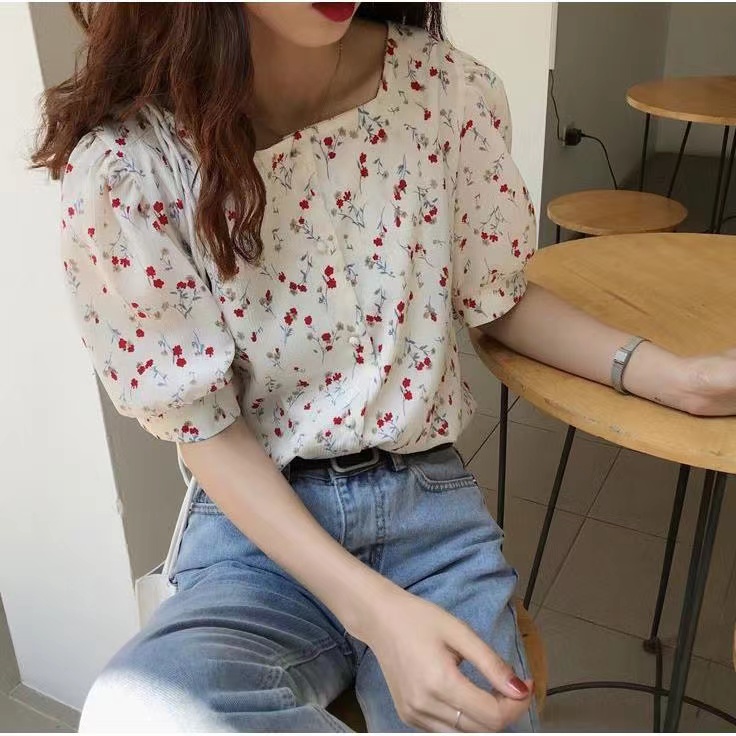 Vitality girl fresh, sweet and gentle style square collar puff sleeve small floral shirt