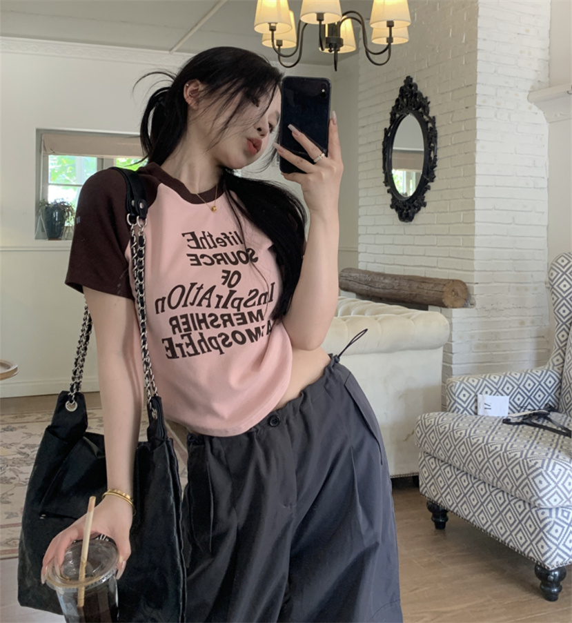 Real shot!  American retro contrast raglan sleeve letter print slim fit crop top