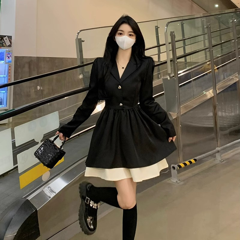 赫本風法式黑色西裝連衣裙子女春秋氣質新款收腰顯瘦公主蓬蓬短裙