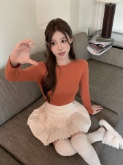 Real shot of retro white casual versatile long-sleeved T-shirt round neck slim bottoming shirt with inner top for women