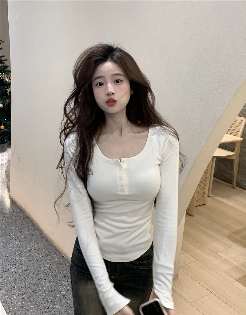 Actual shot ~ Spring new pure desire U-neck top button design T-shirt sexy solid color versatile bottoming shirt