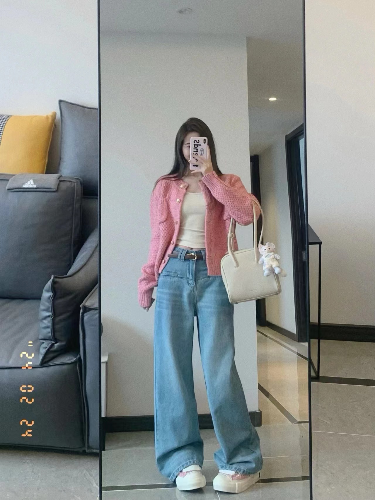 2024 new soft waxy knitted cardigan top ladylike temperament short pink sweater light color wide leg jeans suit