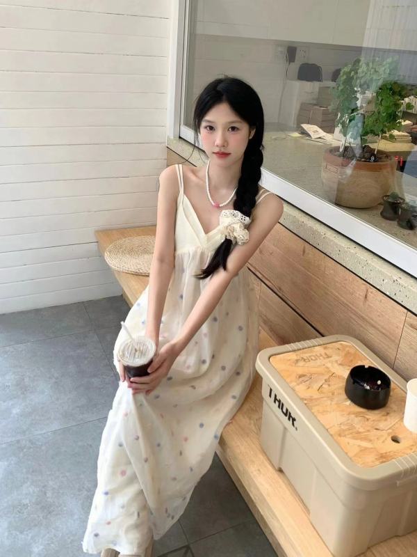 海邊度假風絕美超仙吊帶長裙溫柔風初戀法式氣質V領露背連衣裙春