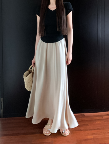 Real shot of high-end satin drape skirt, high waist, slimming, large skirt, long skirt