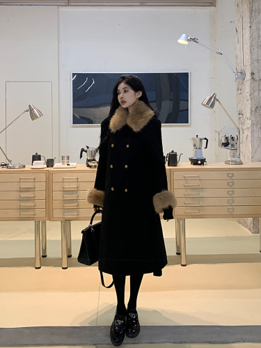Real shot of high-end French black woolen coat for women, new temperament, mid-length, thickened and warm windbreaker jacket