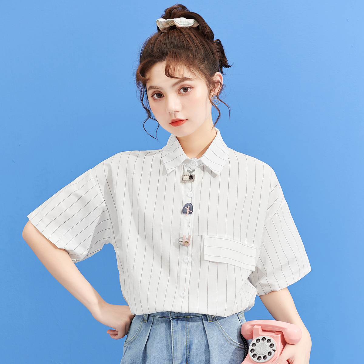 2024夏新款豎條紋短袖白襯衫女寬鬆少女學生純棉卡通紐扣襯衫上衣