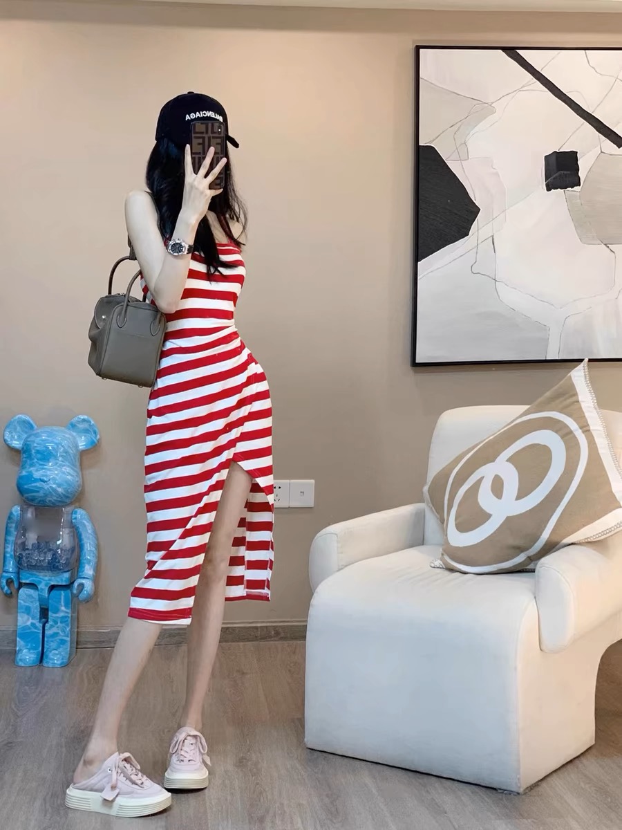 Leathercat吊帶連衣裙女夏季新款設計感小眾條紋開叉中長包臀裙子