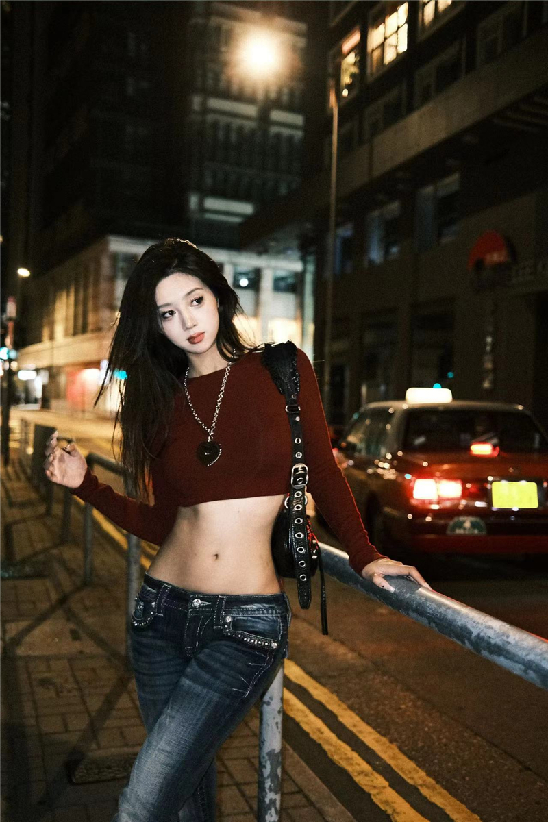 實拍後背鏤空綁帶BabyT性感露背辣妹高腰短袖T恤女