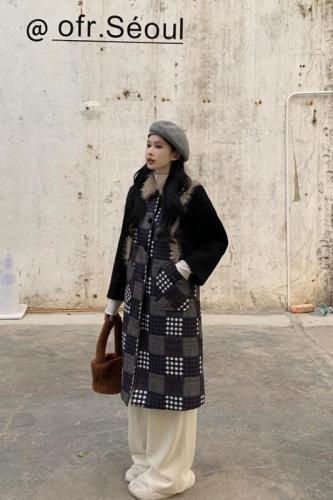 Actual shot of Maillard retro plush patchwork woolen coat for women, quilted thickened contrasting plaid woolen coat