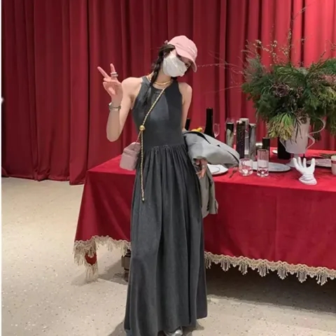 小眾高級感無袖背心連衣裙女2024春夏新款內搭收腰吊帶長裙