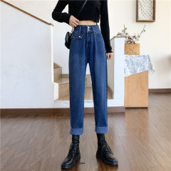 Actual shot of new loose denim trousers for women, high-waisted, slim design, harem daddy pants, carrot pants