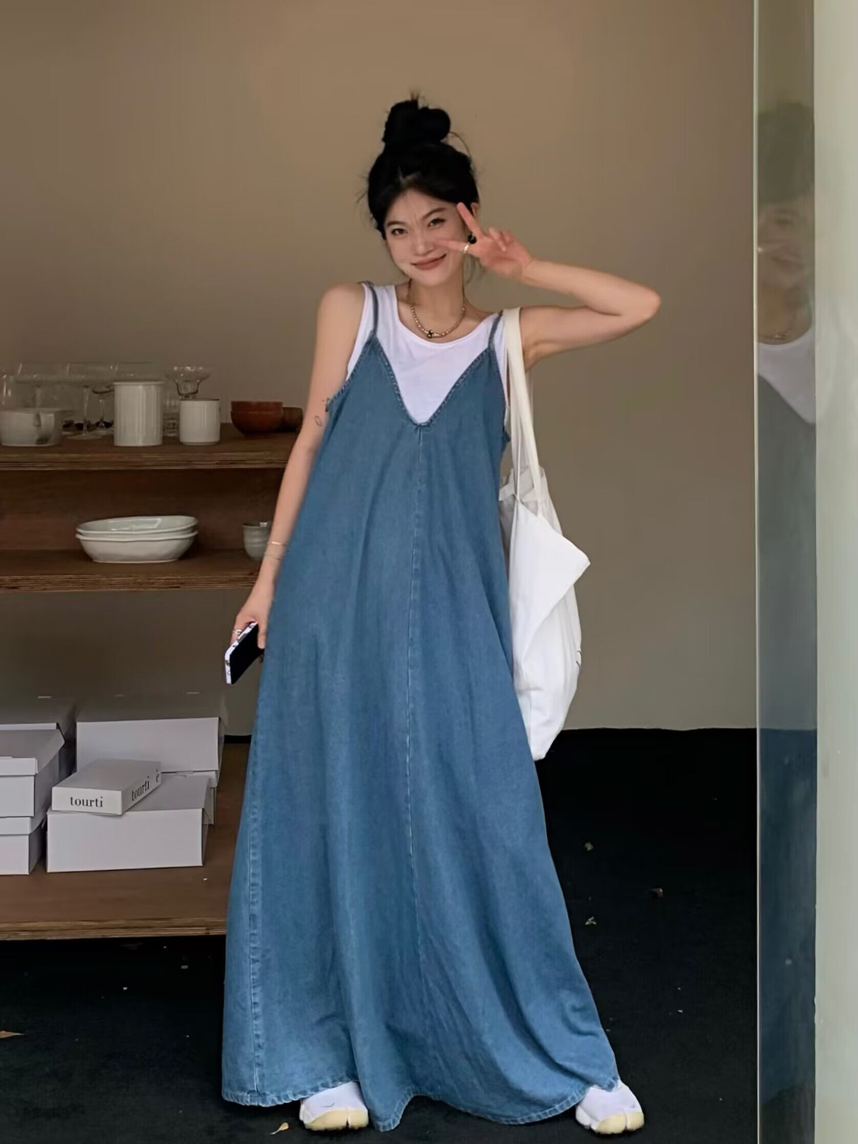 Actual shot~Denim skirt, French style, beautiful temperament, long skirt, over-the-knee straps, V-neck loose dress, floor-length dress