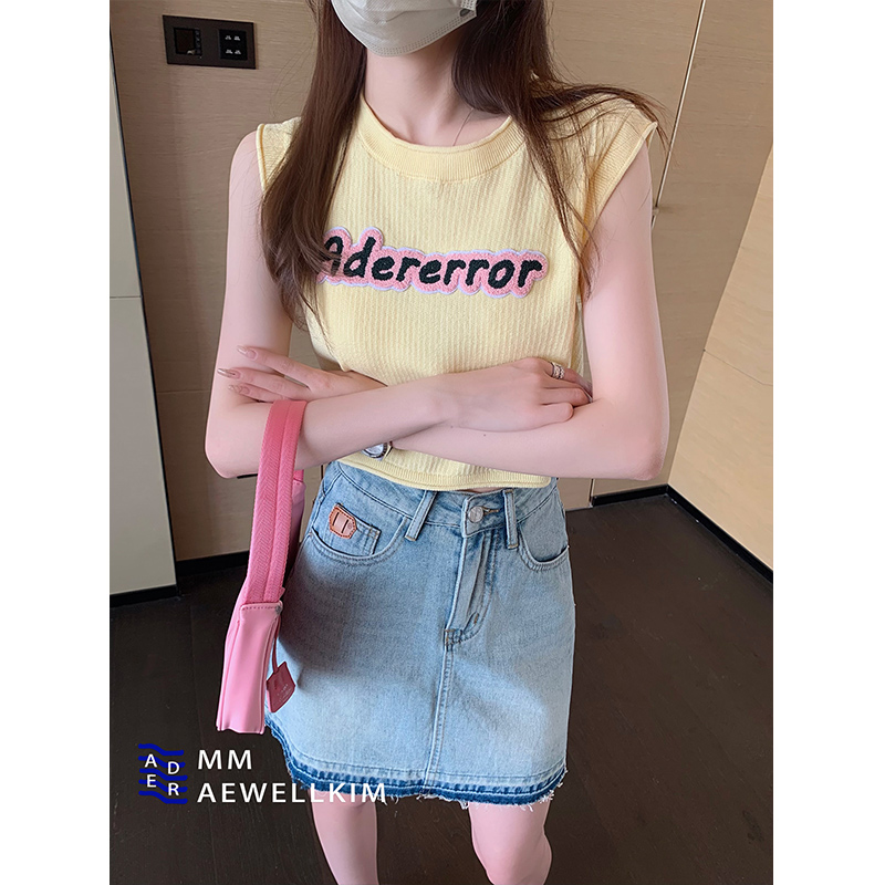 Embroidered letters knitted vest for women's spring and summer layered sleeveless waistcoat short top, slim and slim