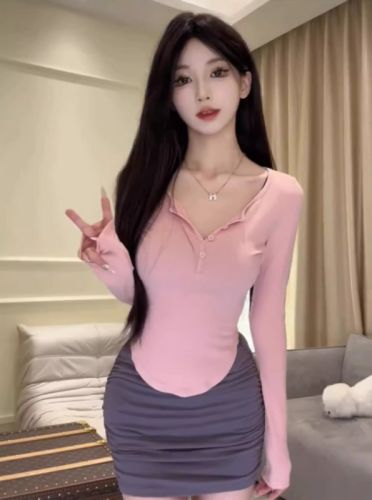 Pure desire sexy half-open collar long-sleeved T-shirt for women in early spring new U-shaped hem slim and slim pink top with high-end feel