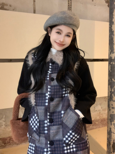 Actual shot of Maillard retro plush patchwork woolen coat for women, quilted thickened contrasting plaid woolen coat