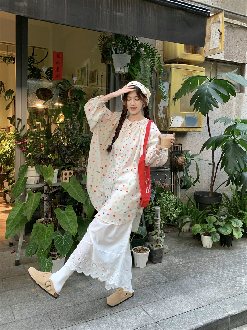 Real shot of sweet, loose and slim long colorful French long-sleeved dress + pants