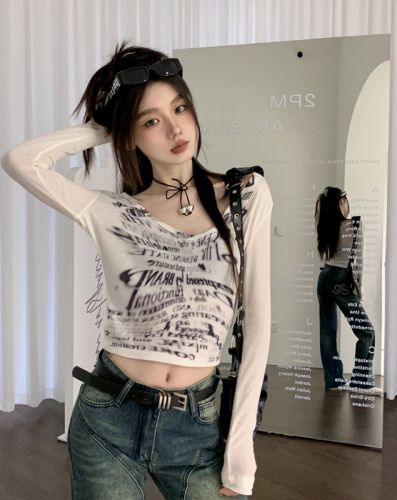 Actual shot of Korean style chic letter print design T-shirt for women spring new short hot girl top
