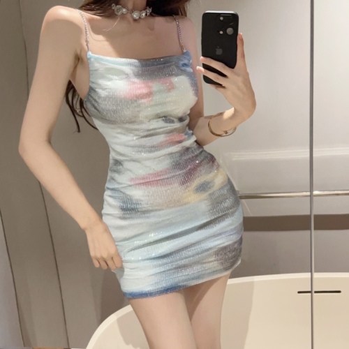 Real shot of printed chain suspender dress for women, pleated slimming figure-hugging hip skirt