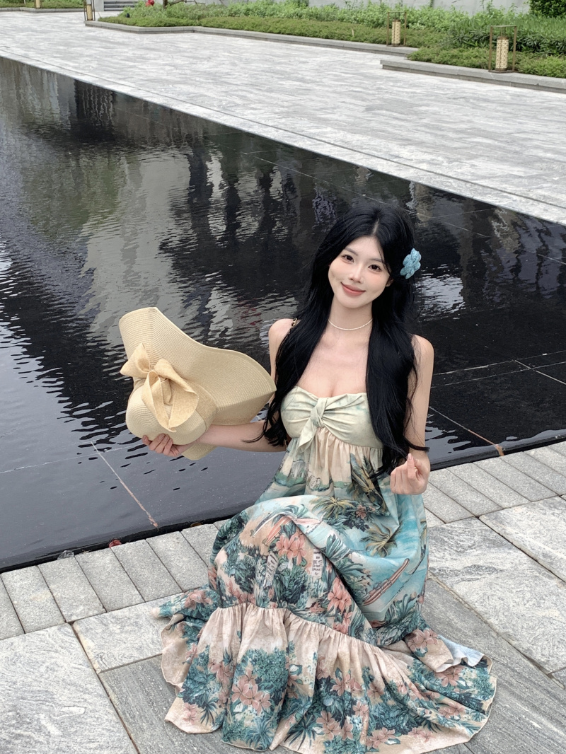 Real shot of one-shoulder tube top dress for women in spring seaside vacation long dress with sexy temperament and pure lust off-the-shoulder dress