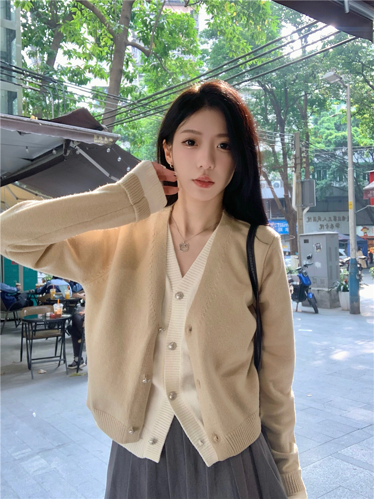 實拍~大碼假兩件針織開衫外套女韓系V領金屬扣設計感軟糯上衣